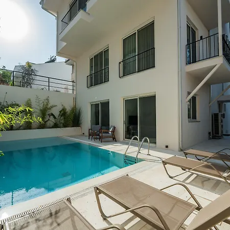 Gizz Lejlighedshotel 4*